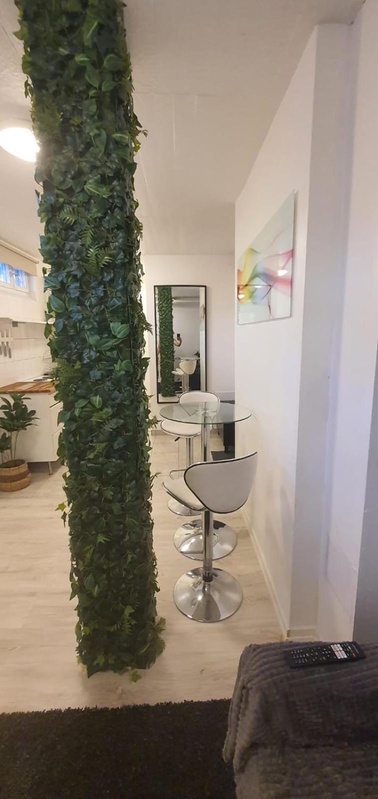 Beautiful Basement Apartment, Very Private And Close To The Metro Stockholm Exteriör bild