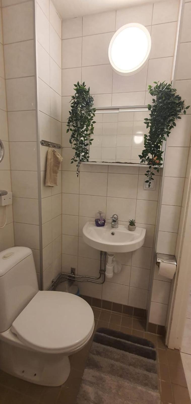 Beautiful Basement Apartment, Very Private And Close To The Metro Stockholm Exteriör bild